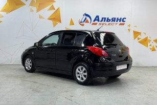 NISSAN TIIDA