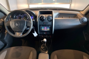 RENAULT DUSTER