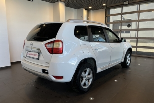 NISSAN TERRANO