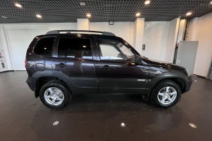 CHEVROLET NIVA