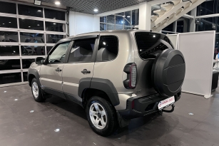LADA NIVA TRAVEL