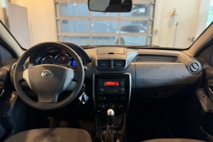 NISSAN TERRANO