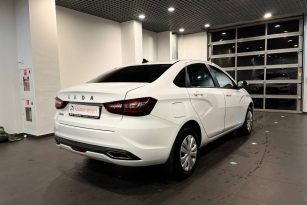 LADA VESTA