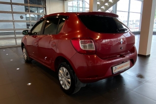 RENAULT SANDERO