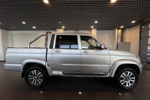 UAZ PICKUP