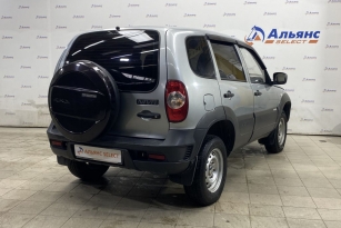 CHEVROLET NIVA