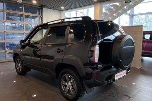 LADA NIVA TRAVEL