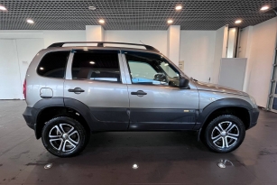 CHEVROLET NIVA