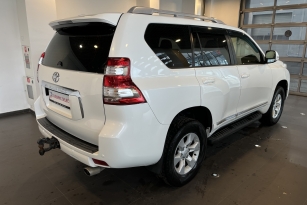 TOYOTA LAND CRUSER