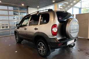 CHEVROLET NIVA