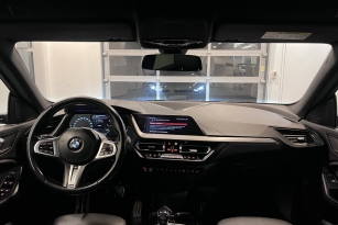 BMW 218I