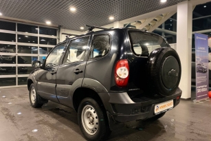 CHEVROLET NIVA