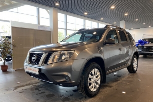 NISSAN TERRANO