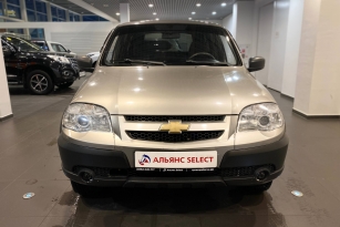 CHEVROLET NIVA