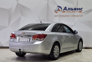 CHEVROLET CRUZE