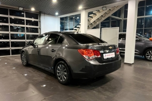 CHEVROLET CRUZE