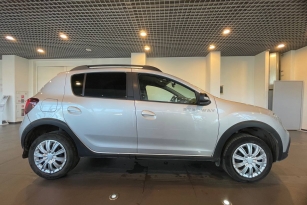 RENAULT SANDERO STEPWAY