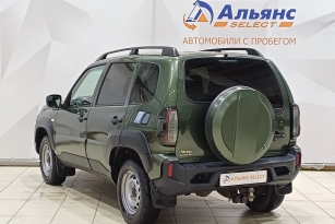 LADA NIVA TRAVEL