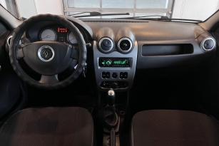 RENAULT LOGAN