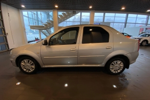 RENAULT LOGAN