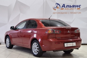 MITSUBISHI LANCER