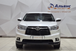 TOYOTA HIGHLANDER