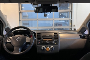 NISSAN TIIDA