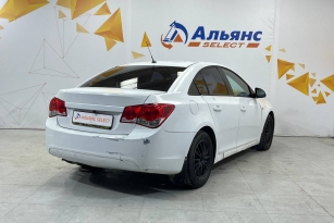 CHEVROLET CRUZE