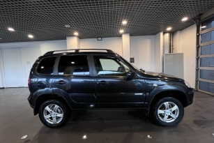 CHEVROLET NIVA