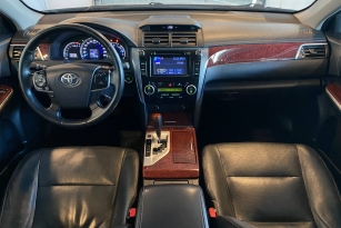 TOYOTA CAMRY