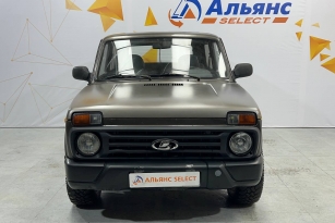 LADA 2121