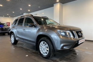 NISSAN TERRANO