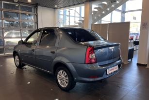 RENAULT LOGAN