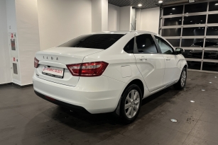 LADA VESTA