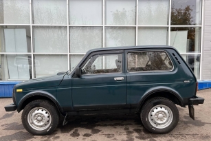 LADA 2121