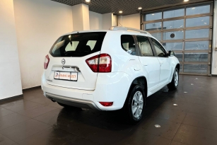 NISSAN TERRANO