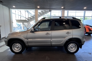 CHEVROLET NIVA