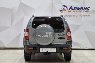 CHEVROLET NIVA
