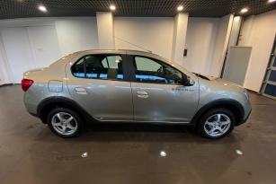 RENAULT LOGAN