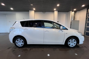 TOYOTA VERSO