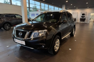NISSAN TERRANO