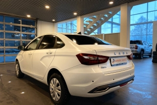 LADA VESTA