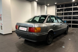 AUDI 80