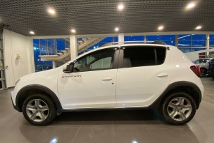 RENAULT SANDERO STEPWAY