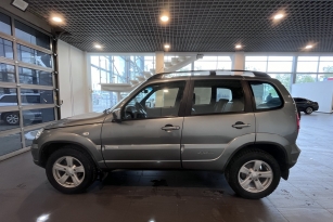 CHEVROLET NIVA