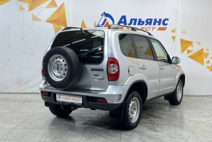CHEVROLET NIVA