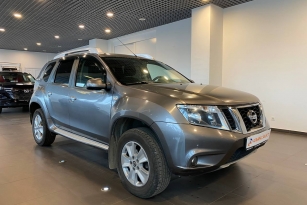 NISSAN TERRANO