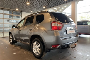 NISSAN TERRANO