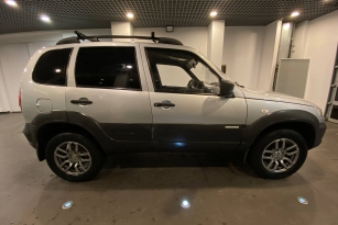 CHEVROLET NIVA