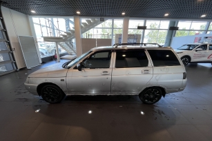 LADA 2111